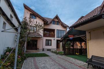 Фотографии Проживание в семье Casa Nicoladis г. Зэрнешти (Румыния) №1 Фото Проживание в семье Casa Nicoladis г. Зэрнешти 1
