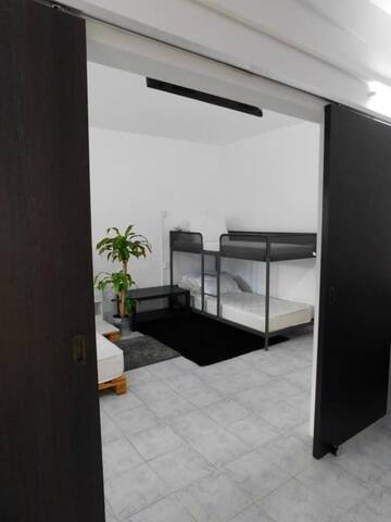 Фото номера Семейный суперлюкс Мотели Mountain Vista Suites г. Зэрнешти 6