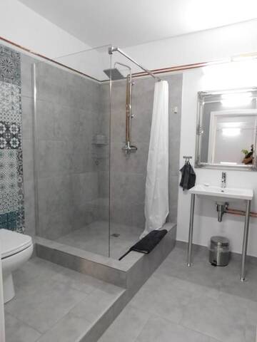 Фото номера Семейный суперлюкс Мотели Mountain Vista Suites г. Зэрнешти 10