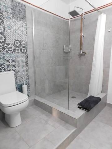 Фото номера Семейный суперлюкс Мотели Mountain Vista Suites г. Зэрнешти 11
