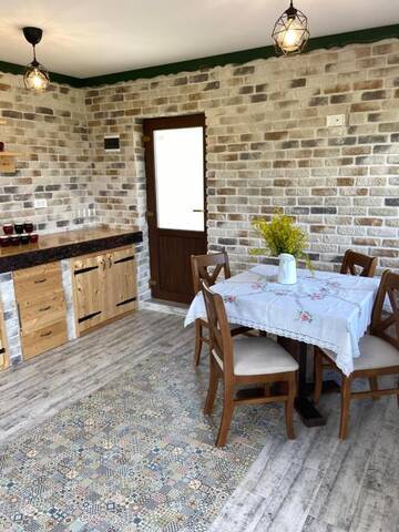 Фото номера Дом с 1 спальней Дома для отпуска Căsuța Top House г. Зэрнешти 10